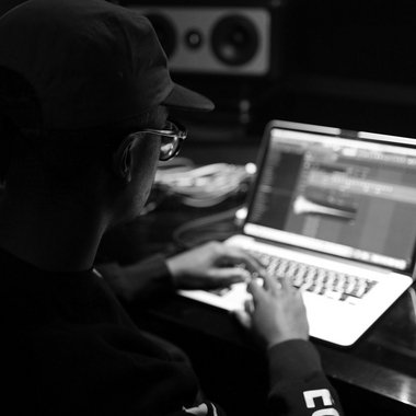 6lazybeat - Freelance Assistant Producer