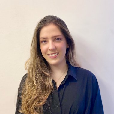 Juliana S. - Freelance Graphic Designer