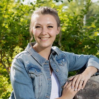 Meghan W. - Freelance Assistant Editor