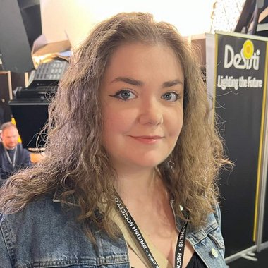 Madelaine F. - Freelance Videographer