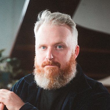 Tom F. - Freelance Singer