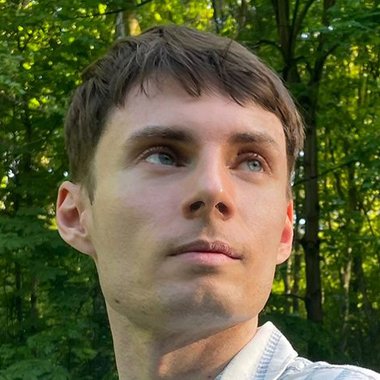 SEBASTIAN S. - Freelance Graphic Designer