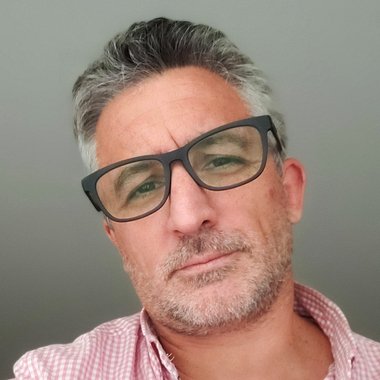 Fernando D. - Freelance Banner Ad Designer