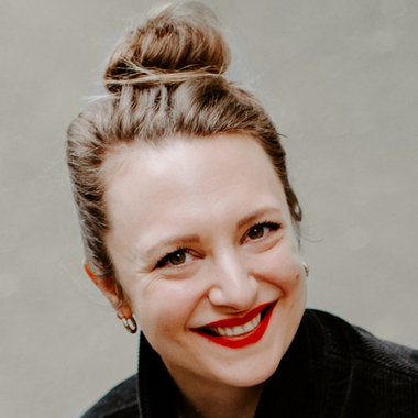 Céleste W. - Freelance Graphic Designer
