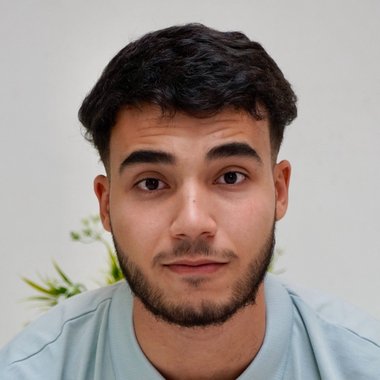 Mohamed B. - Freelance Graphic Designer