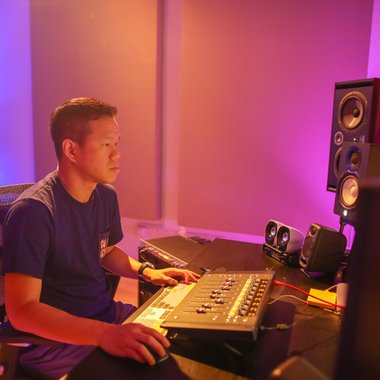 Felix V. - Freelance Mastering Engineer