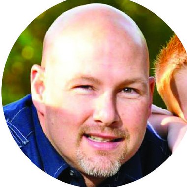Darin F. - Freelance Graphic Designer