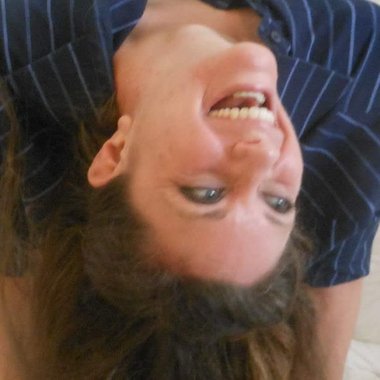 Elizabeth F. - Freelance Content Creator