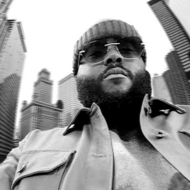 Travell J. - Freelance Copywriter