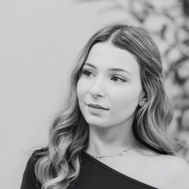 Nicole B. - Freelance Graphic Designer