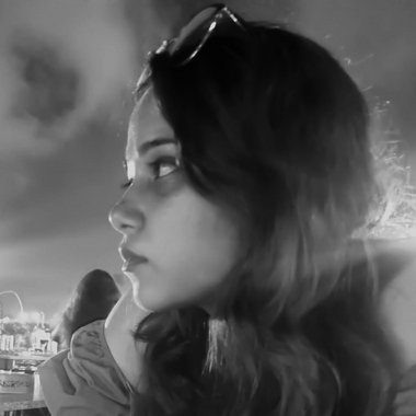 Ruchi18 - Freelance Graphic Designer