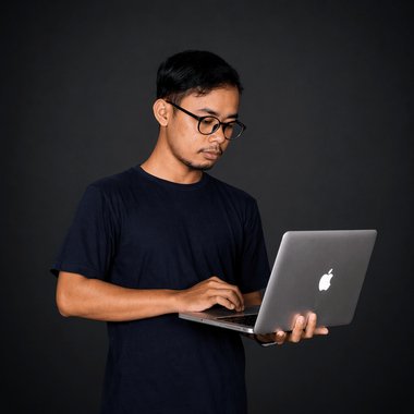 Daniel W. - Freelance Developer