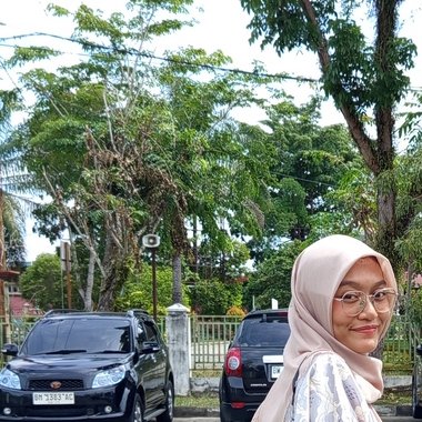 Alicia G. - Freelance Writer