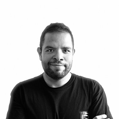 Oscar J. - Freelance Set Designer