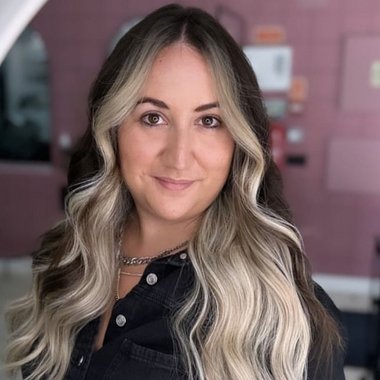 Isadora M. - Freelance Marketing Analyst