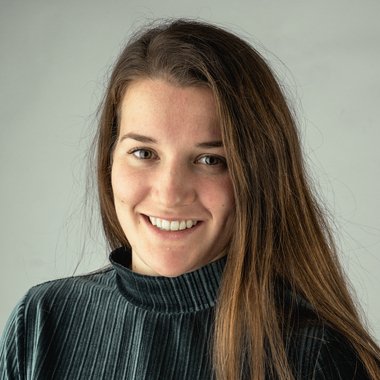 Debora Z. - Freelance Graphic Designer