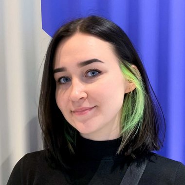 Jasmin H. - Freelance Brand Designer