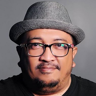 Vicente L. - Freelance Digital Marketer