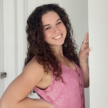 Sadie S. - Freelance Graphic Designer