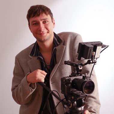 DENYS O. - Freelance Videographer
