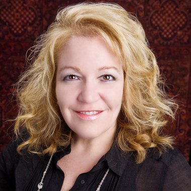Lisa B. - Freelance Assistant Editor