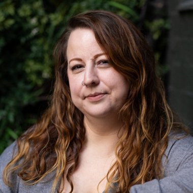 Lianne H. - Freelance Social Media Manager