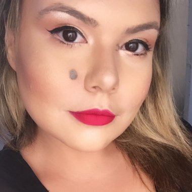 Izabella F. - Freelance Hair And Makeup