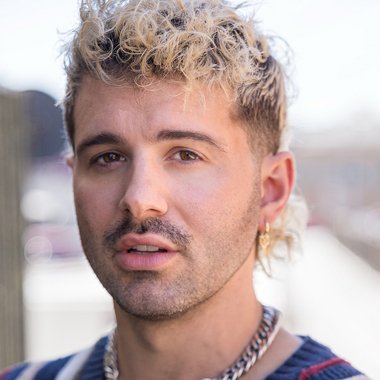 Vince R. - Freelance Social Media Freelancer