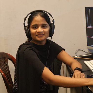 Saaraalex A. - Freelance Graphic Designer