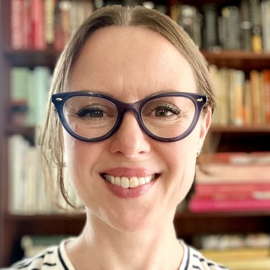 Masha P. - Freelance Graphic Designer