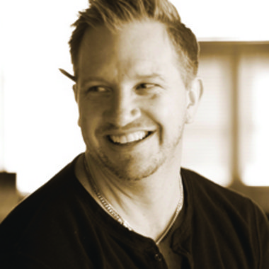 Jimmie I. - Freelance Graphic Designer