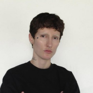 Olly E. - Freelance Content Creator