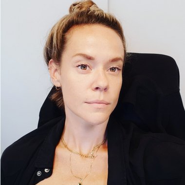 Isabel V. - Freelance Wardrobe Supervisor