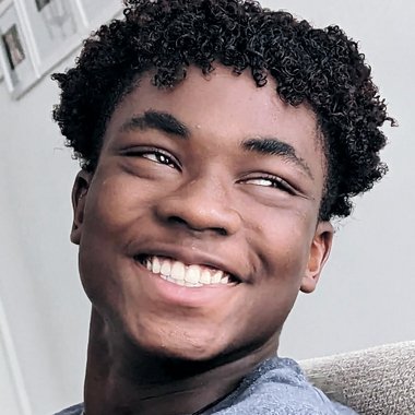 Muna A. - Freelance Video Editor