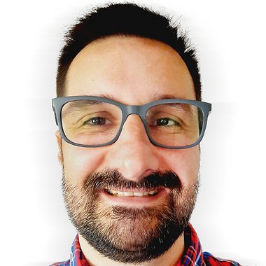 Marko G. - Freelance Graphic Designer