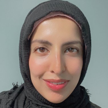 Hina I. - Freelance Presentation Designer