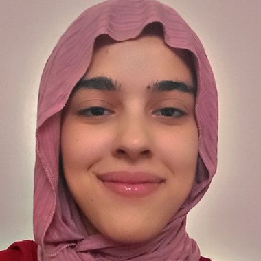 imane i. - Freelance Graphic Designer