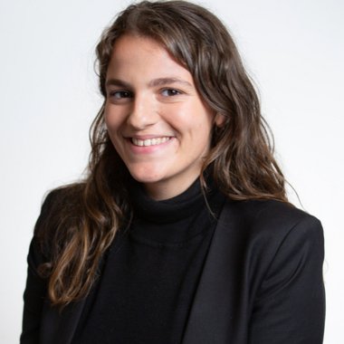 Clara R. - Freelance Digital Marketer