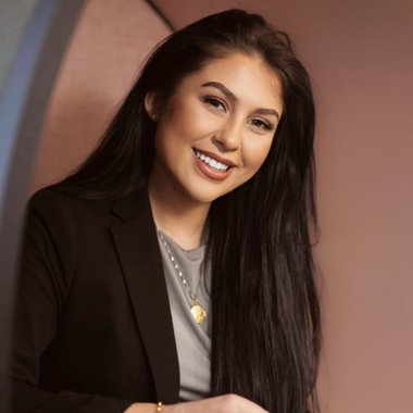 Luci I. - Freelance Content Strategist