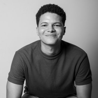 Romario S. - Freelance Graphic Designer