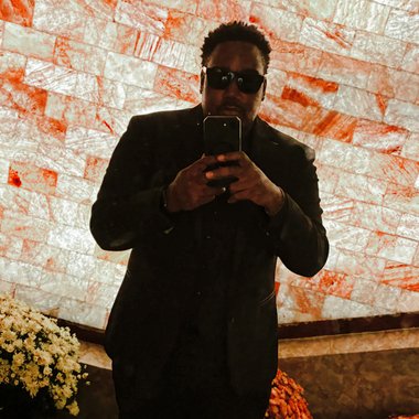 Robert G. - Freelance Creative Director