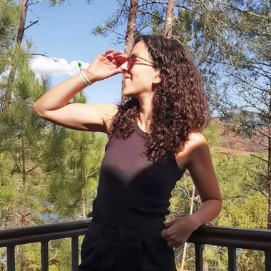 Cristiana F. - Freelance Graphic Designer