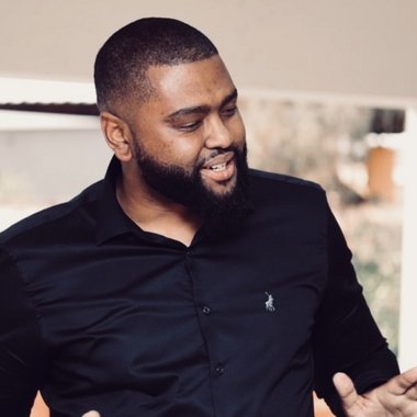 Hlenga M. - Freelance Graphic Designer