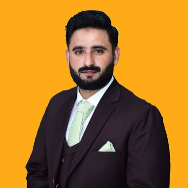 Adnan S. - Freelance Graphic Designer