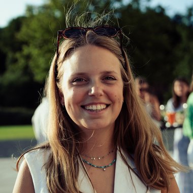 Hedwige S. - Freelance Brand Designer