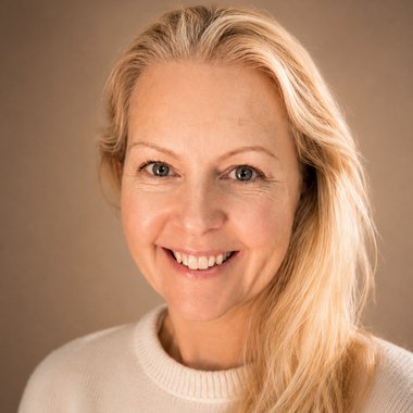Lori H. - Freelance Designer