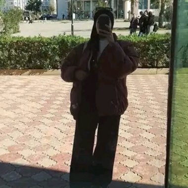 Emna K. - Freelance T Shirt Designer