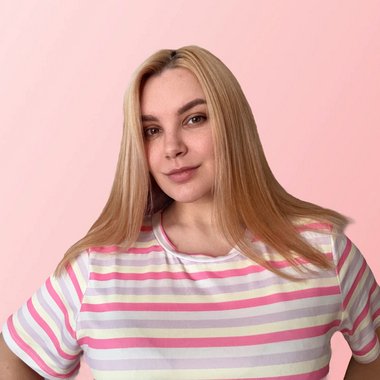 Daria H. - Freelance Web Designer