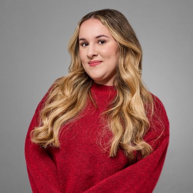 Rosie A. - Freelance Graphic Designer
