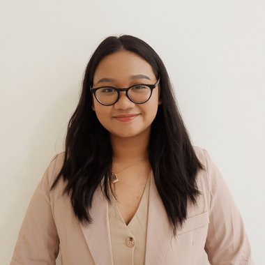 Gwyneth V. - Freelance Social Media Freelancer